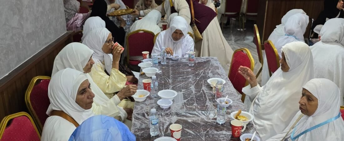 محظورات الإحرام في العمرة وكفارتها: دليل المعتمر المغربي للرجال والنساء